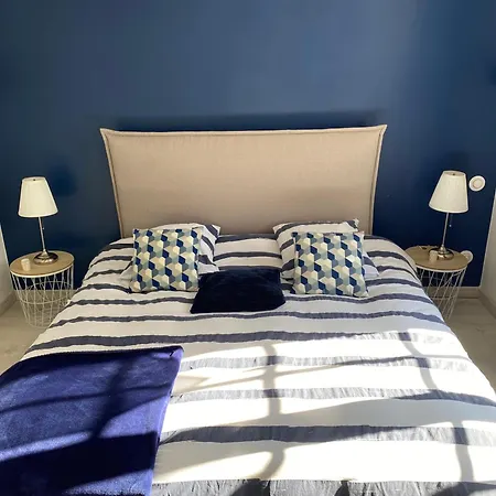 2 Chambres, 4 A 6 Voyageurs En Centre Ville, à 5 Mins Du Zoo * La Flèche